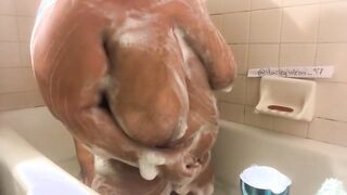 Come bath with me :)